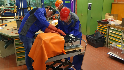 KFZ: Hochvolt Stufe 3